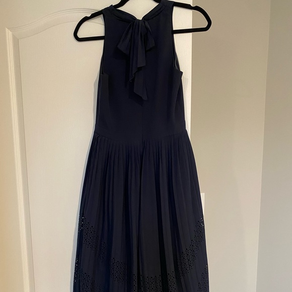 Banana Republic Laser-Cut Curved-Hem Midi Dress Navy Blue Size 0 - Picture 4 of 4
